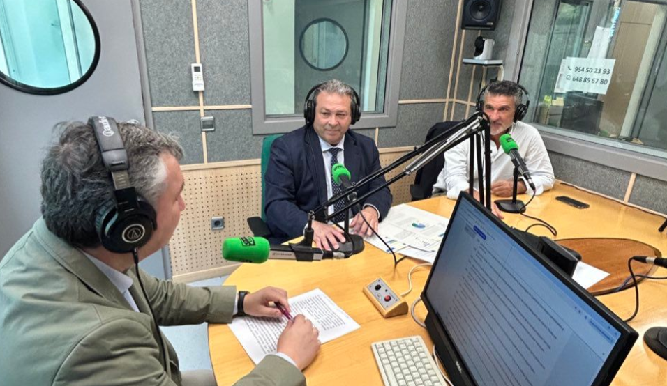 En Onda Cero: Antonio Vega, director general Garántia, Maribel Martínez de Abay Consultores, y José Luis Perea, secretario general de la Asociación de Trabajadores Autónomos, ATA.