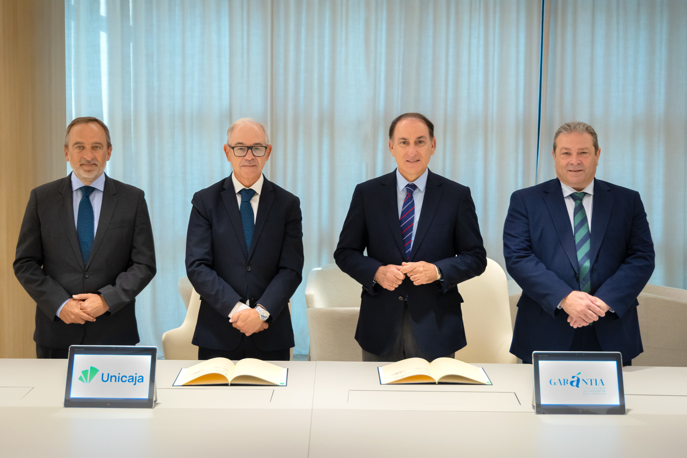 Unicaja y Garántia renuevan su colaboración y destinan 160 millones a préstamos con avales para la financiación de pymes y autónomos